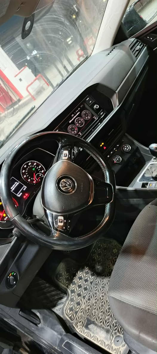 جیتای s 2019تۆماتیک دودەرگای لای سەکن صبوغه کەمێک بن دۆسەی گرتوە دو چاملغی پێشەوە کەمێک ساردەکوتە باقی بەشەرت پشت و پێشی کەپسە*********** أربيل, العراق
