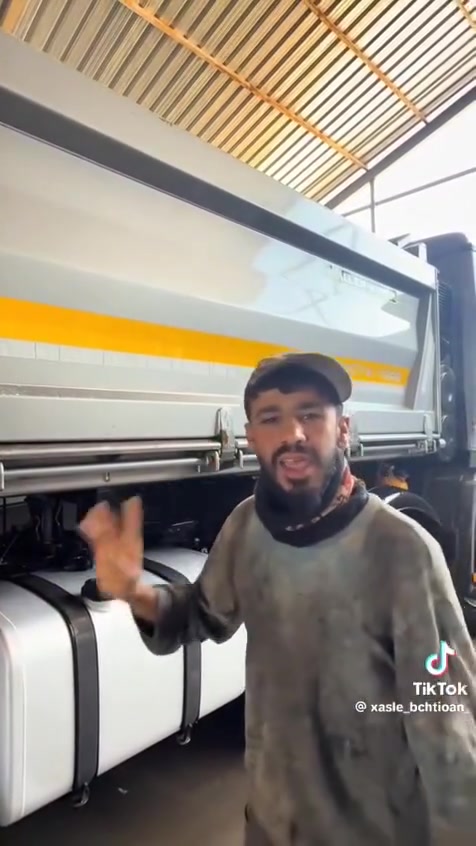 اللهم صل على محمد وآل محمد للبيع موديل ٢٠١٤ اصل معلايه ٢٠١٧ تنزيل موديل مع ربط بأسمي الوزن٢٩طن الاتصال على الرقم ***********
