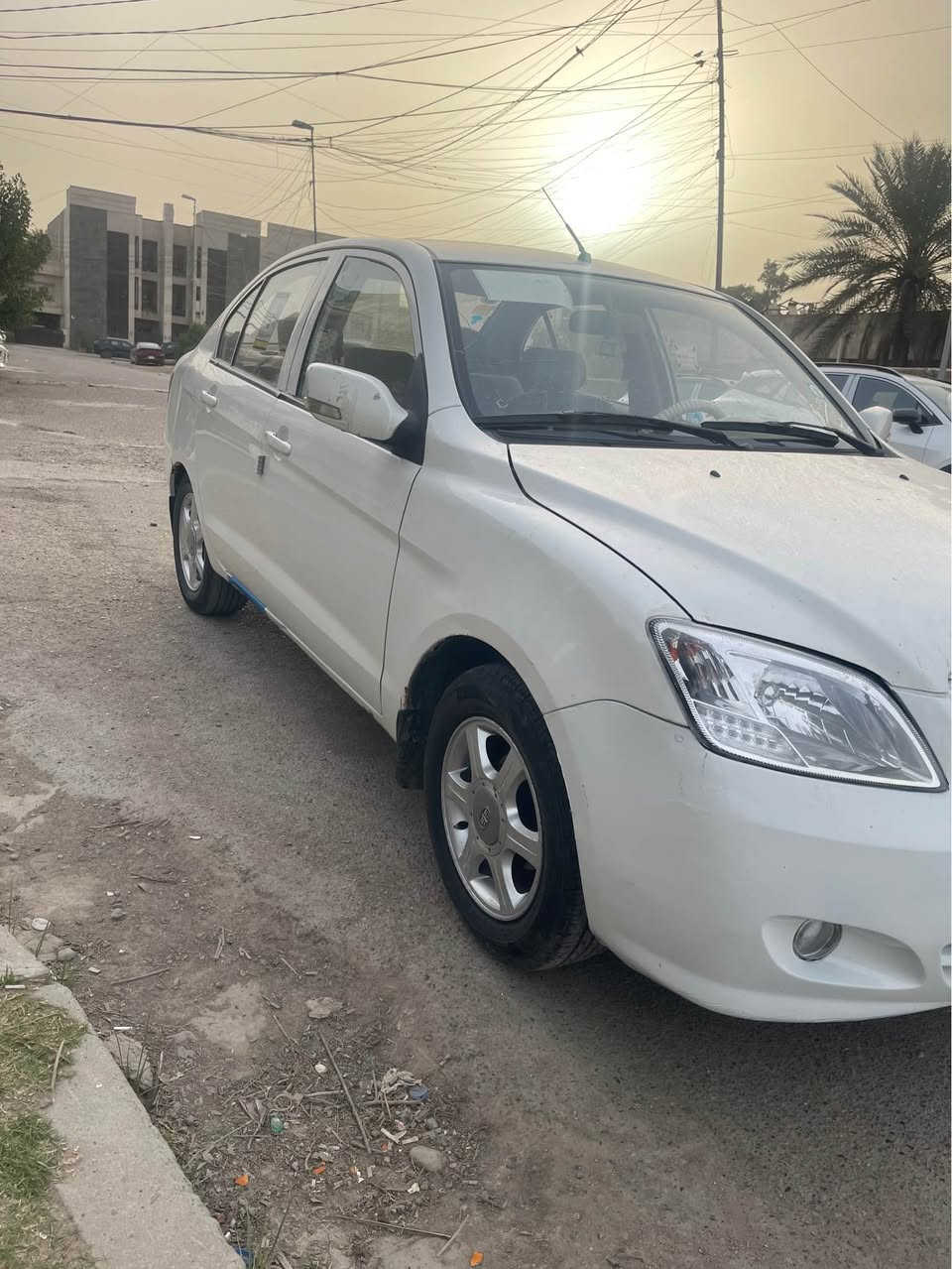 السلام عليكم 
فاو 2013 N5 
كفاله عامة من الضربه والصبغ 
كير ومحرك مكفولات تخم تاير وباتري جديد
شاشة 
 صدرها زين
كهربائيات كلها تمام
سعرها 38 
مكانها شارع فلسطين
الرقم *********** بغداد, العراق
