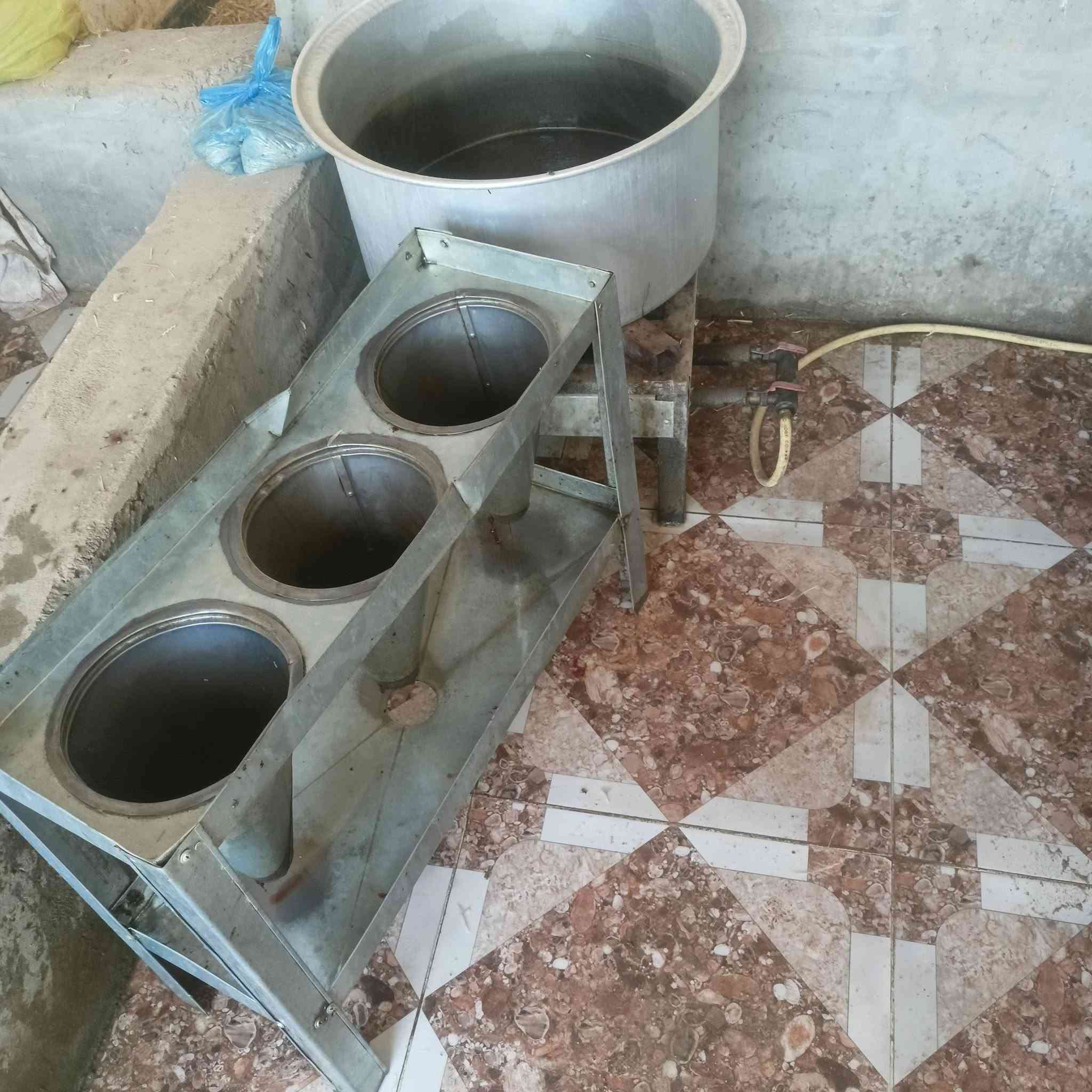 يوجد غراض محل للبيع دجاج كاملة للبيع واستخدام قليل 
الموقع مجاور علوة اهل الديرة 
اللطيفية مدخل المزرعة للاستفسار الاتصال على الرقم التالي 
***********
***********
