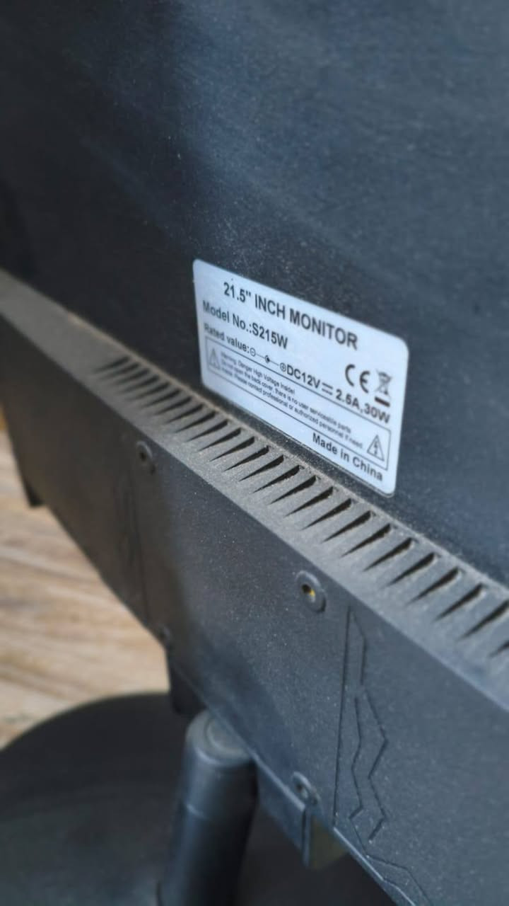 السلام عليكم شباب عندب هذا الكيس مواصفاته بلصور اخذته قبل شهرين تقريبا نقصه كرت شاشه  جنت ناوي اخلي للكيمنك بس شاء الله و تضايقت على فلوس و هسه عارضه  قيم بليرضى بي الله و اخذه اني ماخذه وحده ب٣٥٠ و الشاشه مشتريه جديده شاهد الله ساعات تشغيله متتعد يوم واحد اخذته ب٥٠ الف قيم و اخذه كبل 
*********** متواجد واتس
