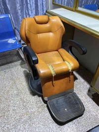 كراسي ٢ • ميز • حي الانصار