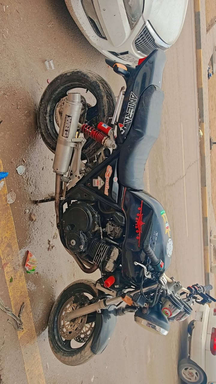 سلام عليكم
سي بي فور 400 للبيعع موديل 2000
جيل اول
اوراق كامله +مدفوع كمرك كامله
مكينه اول فتحه ناعمه كفاله 
سعر 1400 وبيها مجال شي بسيط

وترهم مراوس
رقم ***********
