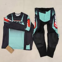 عندي بدله دراجه قياس XL جديده السعر 40 المكان بغداد 07709714651
