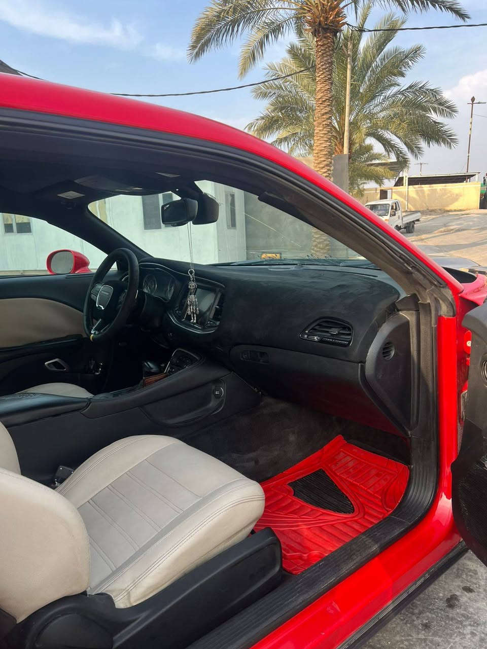 السلام عليكم
جالنجر SRT الون احمر طماطه موديل 2015 رقم بغداد بأسمي سنويه جديده تحويل مباشر  ماشيه 155 كم
مكفوله من محرك وكير وتبريد وحداديه
بيه صبغ موضح بالسونار
شاشه
كرسي السائق كهرباء
حساس خلفي
السياره شادلها عدسات زرع زنون
السعر / 135 $ قابل للتفاوض
مكان السياره محافظة بابل ( المركز)
*********** حلة, بابل
