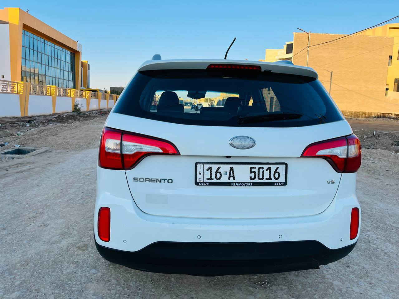 سيارة للبيع
سورنتو موديل ٢٠١٤ خليجي 
٦ سلندر 
٧ راكب
٣ قطع تبريد
كشنات لون قرميدي (كويتي) 
دواخل السيارة نظيفه ٩٥٪
ويل كروم
تحكمات شغاله ١٠٠٪
حداديه ٩٥٪
تخم تاير نظيف ٩٩٪
بيها رشات صبغ بدون حادث بيع او مراوس بسيارة اقل حسب الاتفاق
السعر ١٥٥ وبيها مجال قليل تحويل ثاني يوم السياره مال بيت باسمنه 
العنوان واسط مركز المدينه
الإتصال
 *********** 
***********
