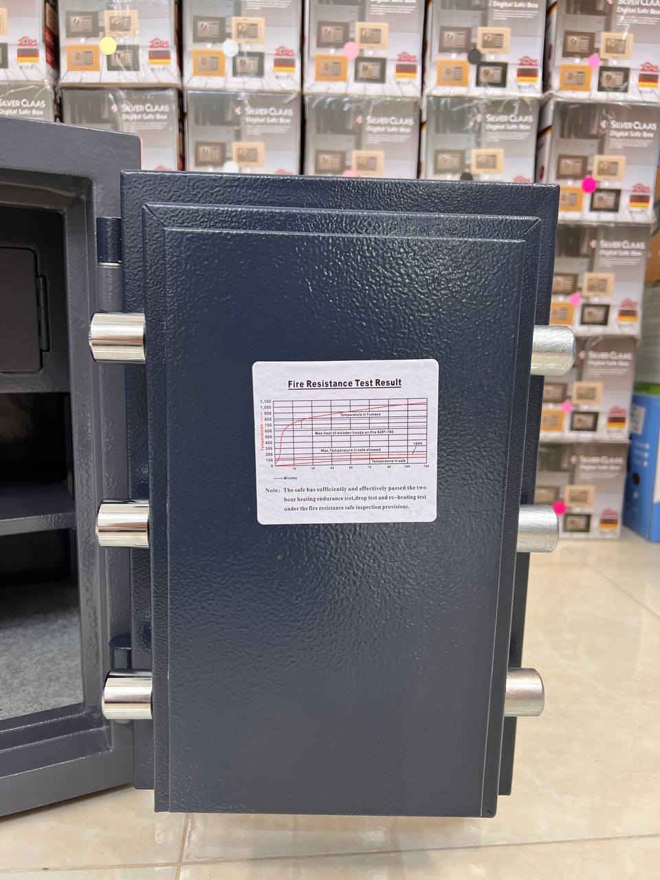 قاصة ثقيل حشوة صب ضد الحريق نوع كراون دبل كيلون تحتوي على رف مع قاصة داخلية شفتات عدد 6 وزن 55 كيلو 
ارتفاع 50 عرض 35 عمق 42 سعر 175 توصيل مجاني جميع المحافظات العراق للحجز والاستفسار مراسلة واتساب *********** خناقين, ديالى
