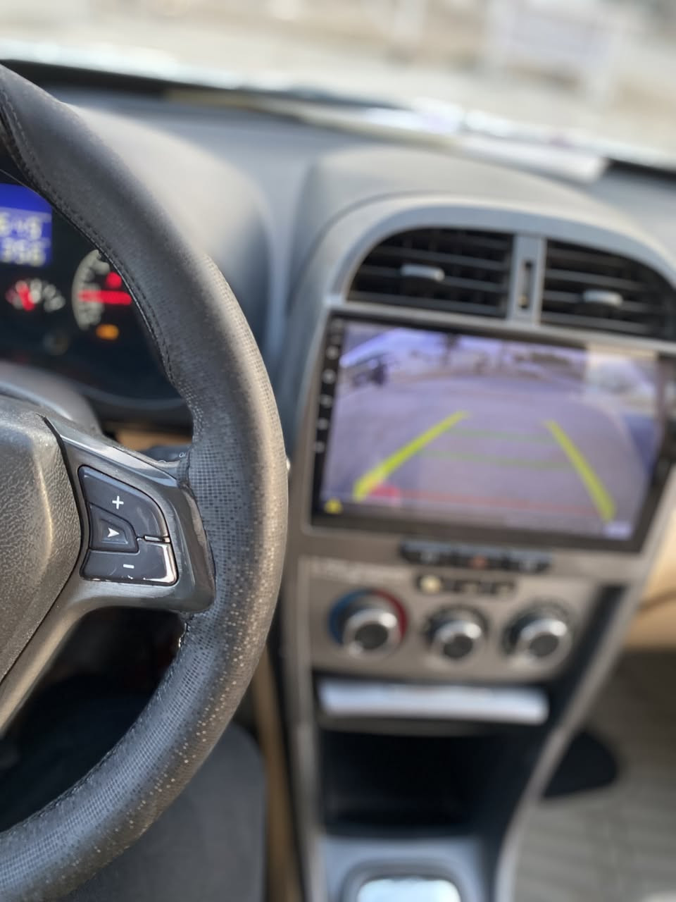 سلام عليكم تيكو 2013 محرك 1800 كير كهربائي رقم مثنى سيارة جاهزة ونظيفة تخم تاير جديد جامة ومري جديدة كاميرا خلفية وشاشة سمارت حجم كبير حدادية نظيفة بنسبة 80٪؜ مكفولة من  ضربة وسونارها موجود بيها طعجة خفيفة بل باب الخلفي موضوح بصورة وترجع ع بارد  السعر #58 ورقة وبيهاااا مجال بســـــــيط حك الجية  مكانها ديوانية مركز


**إذا كنت صاحب هذا الإعلان وتريد حذفه لأي سبب، رجاءا أرسل رسالة إلى الدعم الفني**