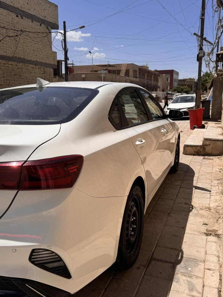 السلام عليكم
سيارة سيراتو مديل 2024 مكينة 2000دوش السيارة نظيفة كلش وحلوة مرتبة السيارة ماشية 11الف 

السعر 165ورقة 
الرقم ***********

العنوان مدينة الصدر قطاع 79
