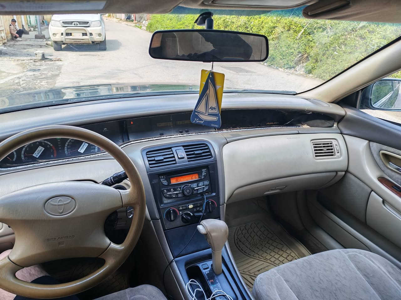 السلام عليكم افلون 2002 👑
السياره مصبوغه عام جمالية وصارت مكفوله سابقاً
صارت عدنه بيهه طخه بلجاملغ الخلفي فقط السياره
كلشي بيهه شغال من كهربائيات تبريد تدفئه صدر تخم تاير 
محرك كير كله مفول محرك سته ياكل التبليط  وانتو تعرفون بعد مواصفات الافلون ميحتاج اشرح عله الراحه والرزانه
العنوان : واسط الصويرة 
السعر : 88 وبيهه مجال 
لالستفسار : ***********
