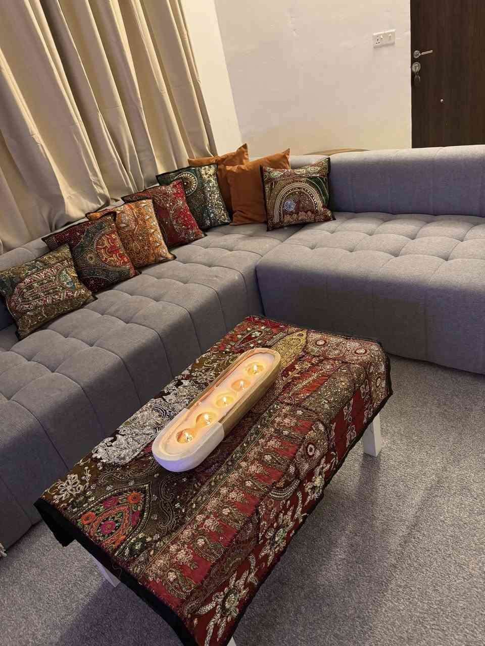 للبيع في بغداد
تخم كورنر تنفيذ عراقي خشب ثقيل ونظيف جدا 
قياس 
230x300
مع 6 كوشات من نفس القماش 
بسعر 700 الف 

كنتور 6 باب + ميز تواليت 
250 الف فقط
 
دوشك نفر قياس 200x100 ارتفاع 20

عدد 2  سعرهم 100 الف


**إذا كنت صاحب هذا الإعلان وتريد حذفه لأي سبب، رجاءا أرسل رسالة إلى الدعم الفني**