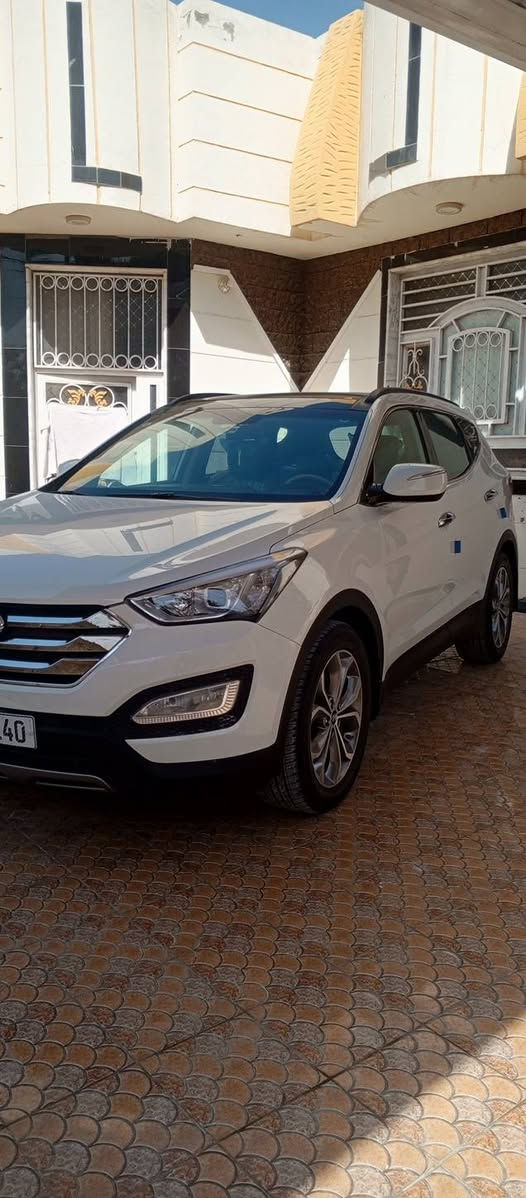 سنتافي ٢٠١٣ خليجي
مكفولة من الصبغ والتبديل 
محرك ٦ سلندر
فول مواصفات بصمه وبنراما 
بردات بلاديه شاشه كامره
السعر ١٦٤
للاتصال ***********
مكان سياره حله
