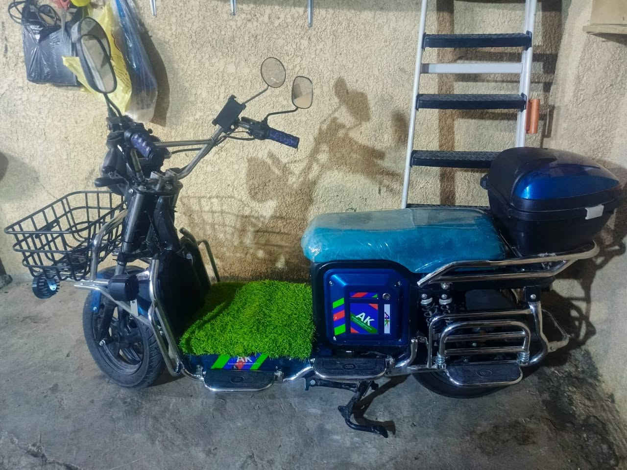 ماطور شحن ٧ بطاريات للبيع ***********
