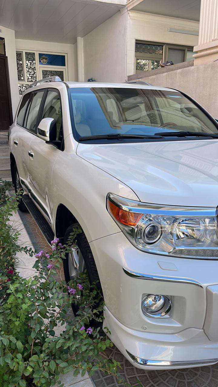 تويتا لاندكروز موديل ٢٠١٤ بريم بي سبوغ ١١٢ هةزاري عةقيقي رؤيشتوة ٤تاي دنلوپي شريكةي لةسةرة سيرفسي كاملي شريكةي بؤ كراوة سةنةوي هةزةي تاكو ٢٠٣٠ نوي كراوةتةوة هةموو شتكيي لةسةر دةقي شةريكةي ماوةتةوة نرخ نامة بنيرة *********** شقلاوة, أربيل
