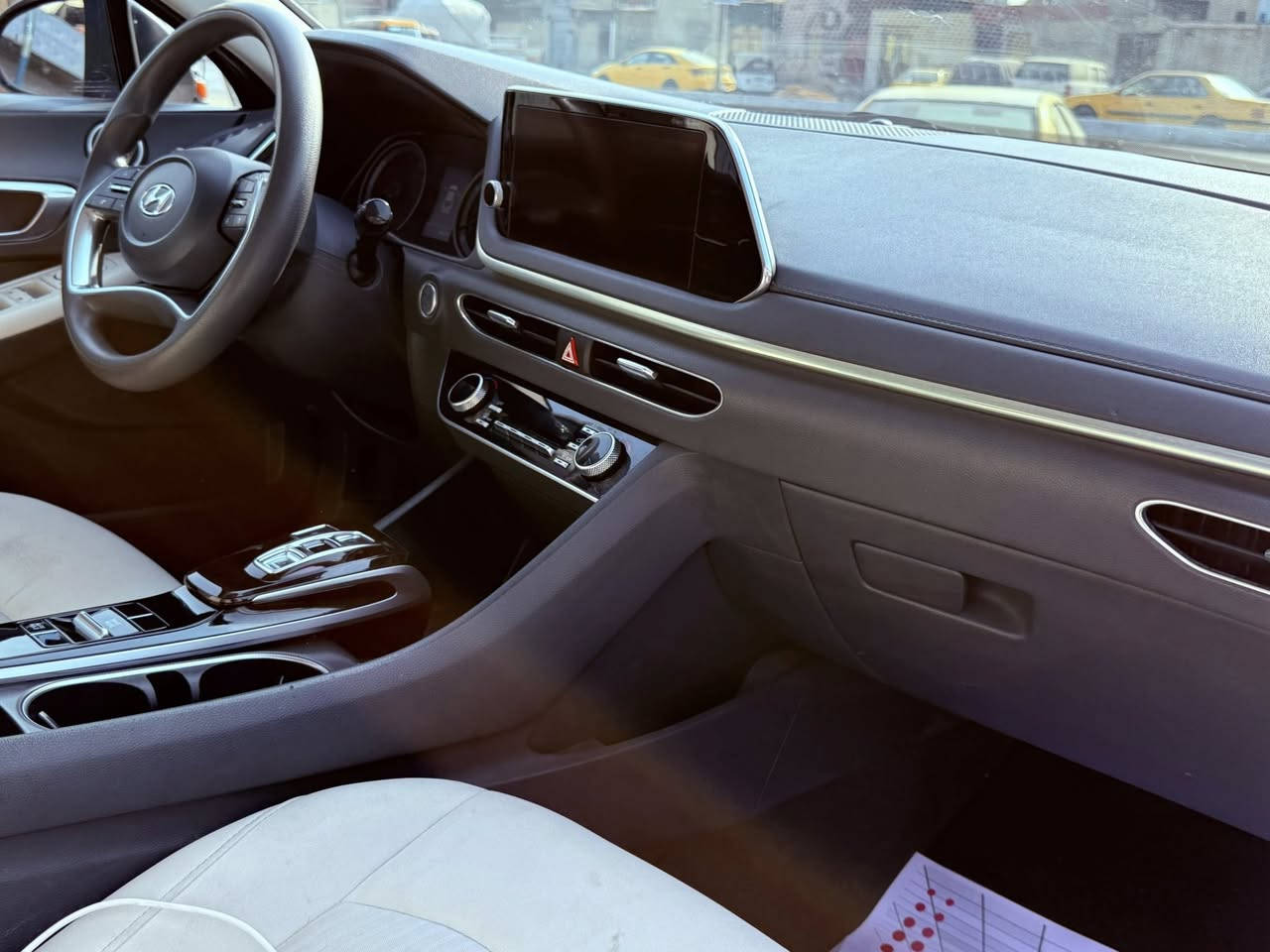 السلام عليكم / للبيع او مراوس 
سوناتا 2023 موديل 
وارد امريكي 
رقم بغداد بأسمي  
السياره   ضررها قبق الجنطه
 شرط بدون اي ضرر داخلي + جميع الايرباكات سليمة
مواصفات sel  . بصمة تشغيل 

وتشغيل عن بعد وبوب بصمة

رادارات 360 جميع الجهات

مانع تصام من الامام والخلف 

كامرا خلفية دوارة 

شاشة ايباد تدعم كار بلي

2500 حجم المحرك

 أنطمة القيادة

درايف مود 3  انظمة قيادة

اوتو هولد

كشن كهربائي 

تبريد بيانو منفصل دبل فريز

تحكمات استيرن جهتين 

كروز سرعة  

بك لايت لد . ولد امامي 

زينون عالي ناصي 

تحديد مسار قيادة آلية 

وباقي المواصفات معروفة 

عالفحص وين ما يحب المشتري 

العنوان / بغداد 

 للتواصل واتساب او الاتصال عالرقم
***********
