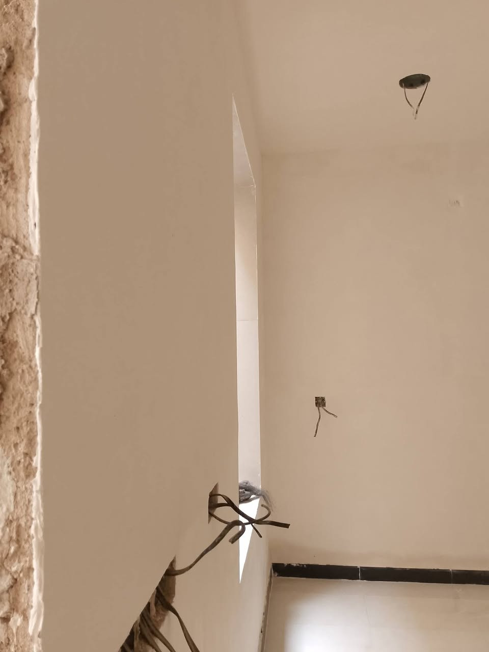 سلام عليكم خلفة  متفرق لبخ سمنت سقل وجرارةتصفيرمصاطر وتشميع داخل وخارج وجص وبورك وهاذة رقمي ***********         ***********
