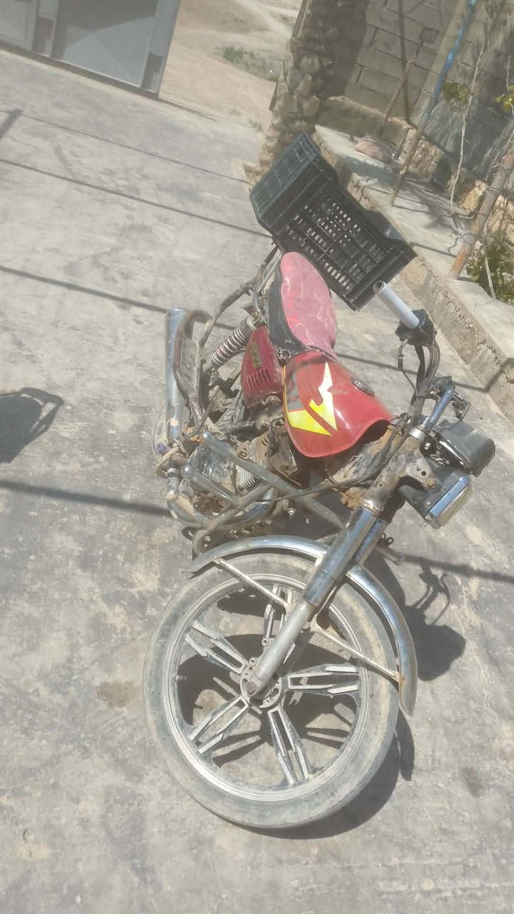 سلام عليكم دراجه للبيع
160 وبيه مجال بصيط 
ادمن حبيبي،،، لخاص مفتوح رقم الهاتف *********** واتساب
