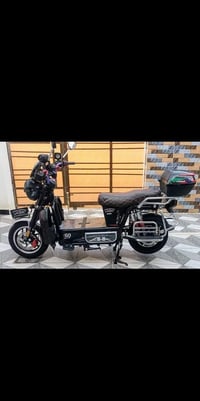 دراجه 6بطاريات للبيع نضيفه ‭0788 977 3790‬