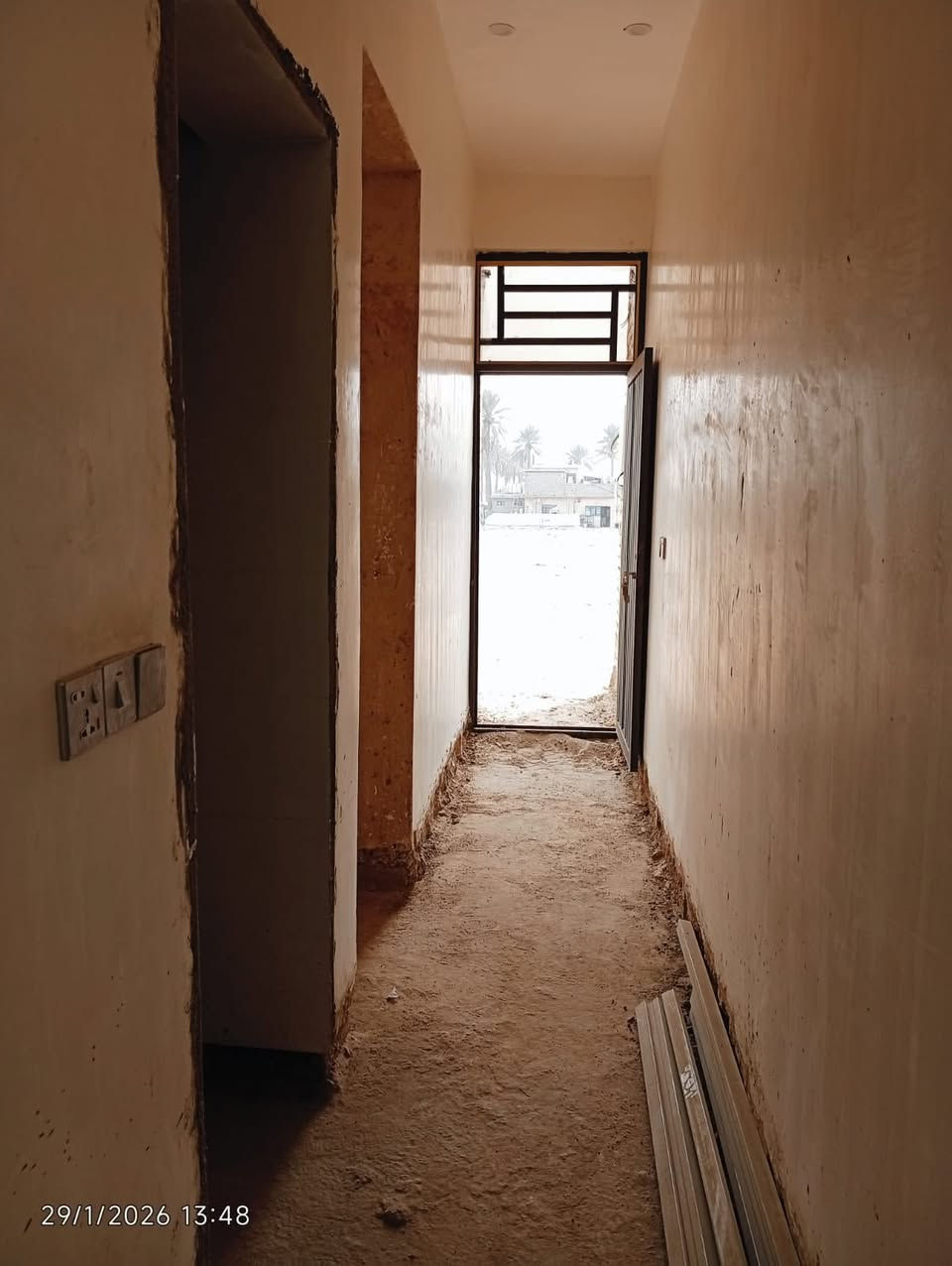 دار زراعي للبيع مساحة 100م  واجهة 6*16ونص البيت طابق ونص غرفة فوك وسقف الطابق الثاني سندويج  في منطقه شهداء البياع قريب شارع مولد رزاق العامري بيت كامل الخدمات رفت تسليح  مجاري امل الشريف   بواري ماء اصلية تركي  كهربائيات واير اصلي اردني فتنكات كلها اصلية نقص الارضية فقط وبسعر مناسب وكلشي بالبيت درجة اولى الاتصال ع الرقم 
***********
