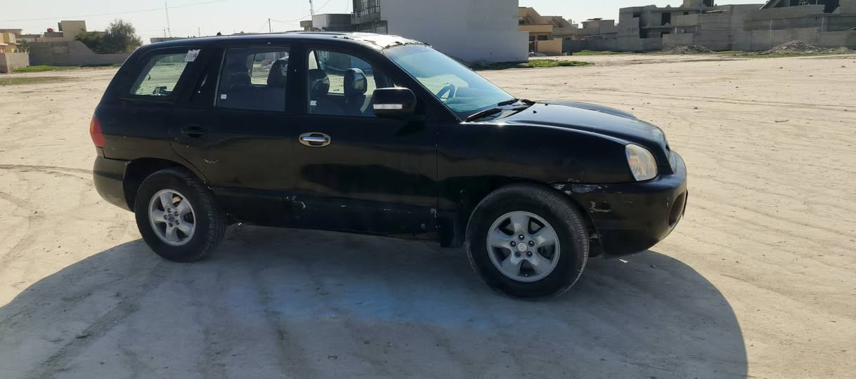 سلام عليكم سياره سنتافيا موديل 2006 لون اسود ◼️ كير +محرك كفاله جدد تخم تاير جديد 
باتري جديد دوشمه جديده السياره مفروشه عازل
صوت من الدشبول لل جنطه السياره مصبوغه 
عام ولصبغ انت شوف بعينڪ...  للبيع او للمراوس..  عنوان السياره ديالى رقم صاحب السياره 👇  السعر 60ورقه وبيها حك الجيه   ***********
واتساب ***********
