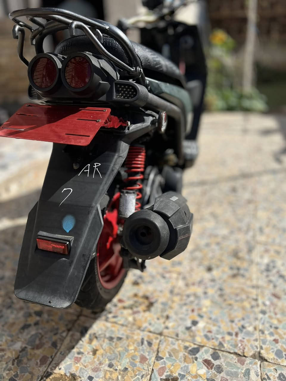 السلام عليكم سكنس جبلي للبيع الدراجه بحالت الوكاله كلشي ما مبدل بيها ولا مفتوح بيها شي جديده الدراجه تجي تفحص وتاخذها وين متريد صارلها شهر استخدام فقط لاستفسار هاذ رقمي *********** اتصل وتشلع عيويني عنواني العماره الماجديه
