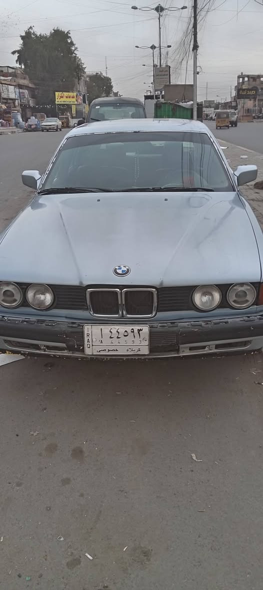 سيارة بي ام دبليو موديل ٩٣ للبيع السعر ٥٠ ورقة وبيه مجال المكان مدينة الصدر الاتصال *********** صاحبها الشرعي في كربلاء ورقمها كربلاء
