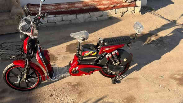 السلام عليكم  
بايسكل شحن للبيع 
موديل 2025
حجم 20 حجم 
5بطاريات 
بطاريات شرط ع فحص 👉
الملف حجم كبير نشاط فول 
السرعة 99 
4 گير
اللون مميز 
تشغيل بصمه+ صويج+ بلوثوث 
السعر 285 وبي مجال قليل 
مكاني الشرقاط قرب كراج الشرقاط 
رقم الهاتف 
*********** 
مستخدم اقل شهرين سعر الجديد 500 وهاذا أخو الجديد
بطاريات انطيك شرط ع فحص 5 بطاريات 
يمشي فوگ 35 كيلو اقل شي
