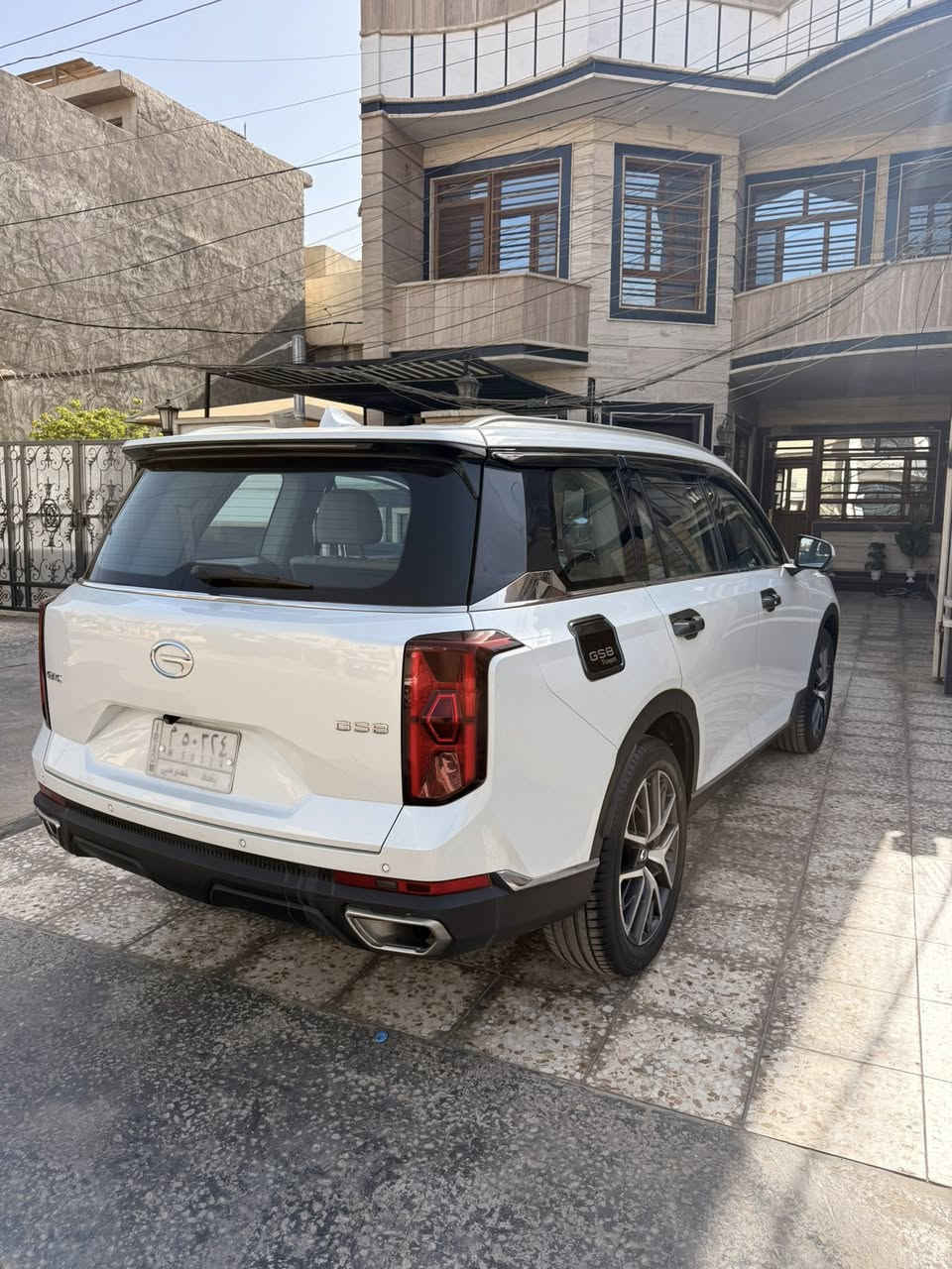 السلام عليكم
GAC GS8 2023 
للبيع
ماشية 46000 km
2WD(FWD)
    محرك 2.0 لتر تيربو 
    كير أوتوماتيك Aisin من 8 سرعات
وضعيات قيادة ايكو سبورت كومفورت
7 راكب
فتحة بانوراما
باب الصندوق كهرباء
مرايات كهرباء
شاحن لاسلكي
كاميرا 360
حساسات امامية وخلفية
تشغيل عن بعد
مكيف ثلاث خانات
تبريد مقاعد امامية
مقاعد الامامية كهرباء
مثبت سرعة ذكي
تنبيه الخروج عن المسار
رادار امامي
فرملة طوارء تلقائية

السيارة كلين بدون ضرر 
ب اسمي 
بعدها داخل الضمان 
السعر 230$ 
***********
