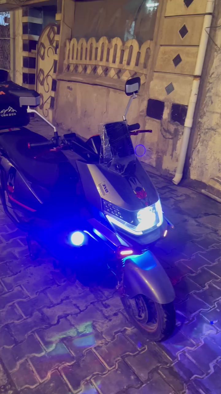 🚨 للبيع دراجة كهربائية بحالة الوكالة 🚨
🔹 الماركة: KOREA-MR
🔹 الاستخدام: شهرين فقط
🔹 الممشى: قليل جداً (نظيفة وما ماشيه تقريباً)
🔹 الحالة: ممتازة جداً / بدون أي عطل
🔹 البطارية والمحرك: شغالين 100%
🔹 الشكل: سبورت وجاهزة استخدام

الدراجة جديدة تقريباً، استعمال خفيف كلش، وما محتاجة أي صرف.
سبب البيع: متوازي على فلوسها. اي استفسار ع هذا الرقم ***********
