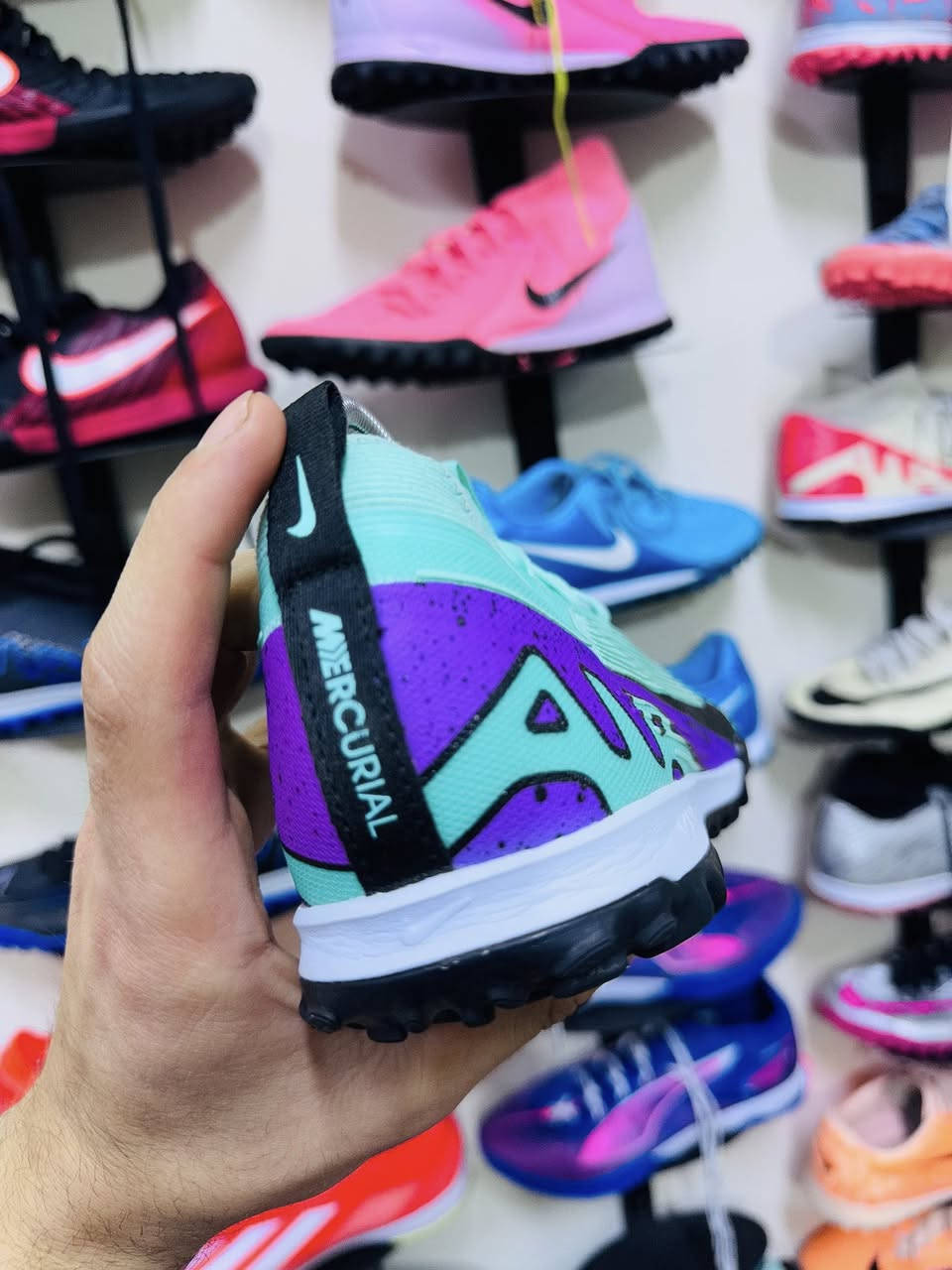 نايك ايرزوم برو 

باله اصلي فول نضافه 

قياس 42 

توصيل متوفر جميع محافضات العراق 

***********
