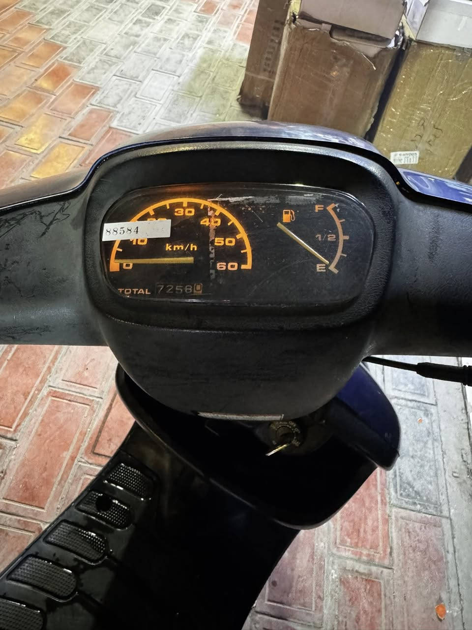 بطه موديل 99 حاويه طلعتها من المعرض قبل 3 اشهر مشتريها 900 الف ووصل المعرض موجود رايد ابيعها 600  كل شيء شغال بيها ماكو اي خلل مكاني كربلاء


**إذا كنت صاحب هذا الإعلان وتريد حذفه لأي سبب، رجاءا أرسل رسالة إلى الدعم الفني**