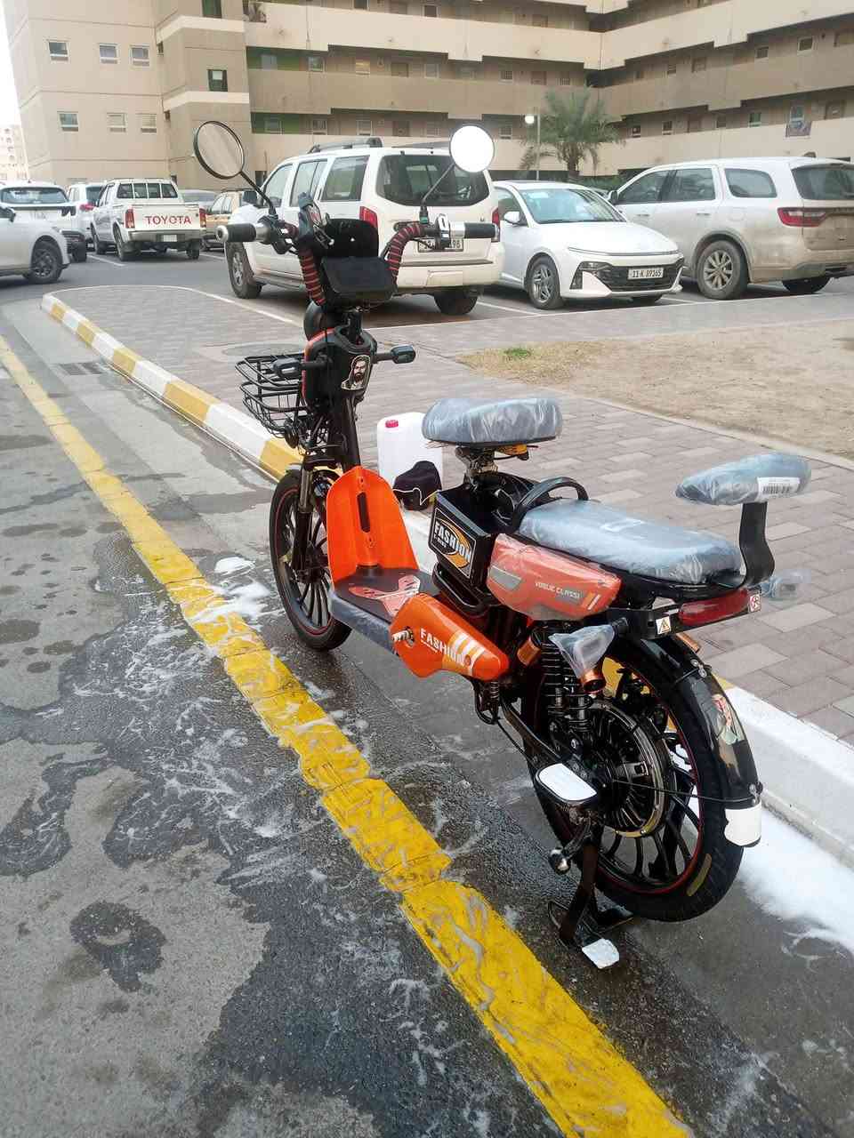 دراجة شحن للبيع اربع بطاريات اربع سرعات دراجة نضيفة السعر 450 للتواصل واتساب. ***********.  مكاني بغداد بسماية
