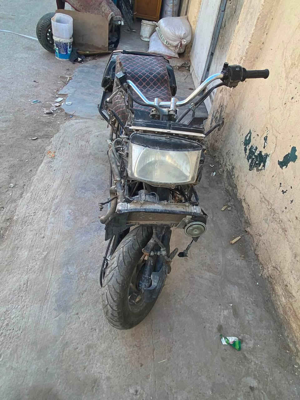 السلام عليكم دراجه فيوجن للبيع طافيه كاطعه نار
مكينه 200 c كفرات كلها موجوده وجاهزه  
السعر 250 وبيها مجال بسيط 
أبيع كوم حديد 
***********
