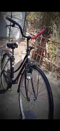 عندي بايسكل جديد وما مستخدم هواي   البايسكل كلشي بيه تمام ومابي أي عيب...