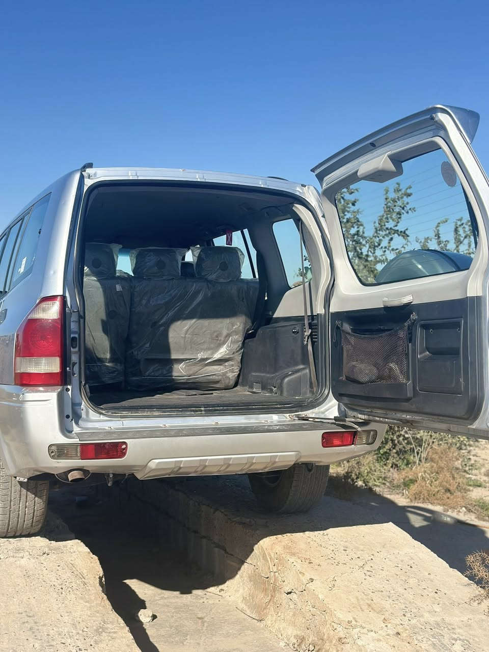 باجيرو 2007 رقم بغداد   سياره جاهزه من كلشي مكان بغداد ***********
