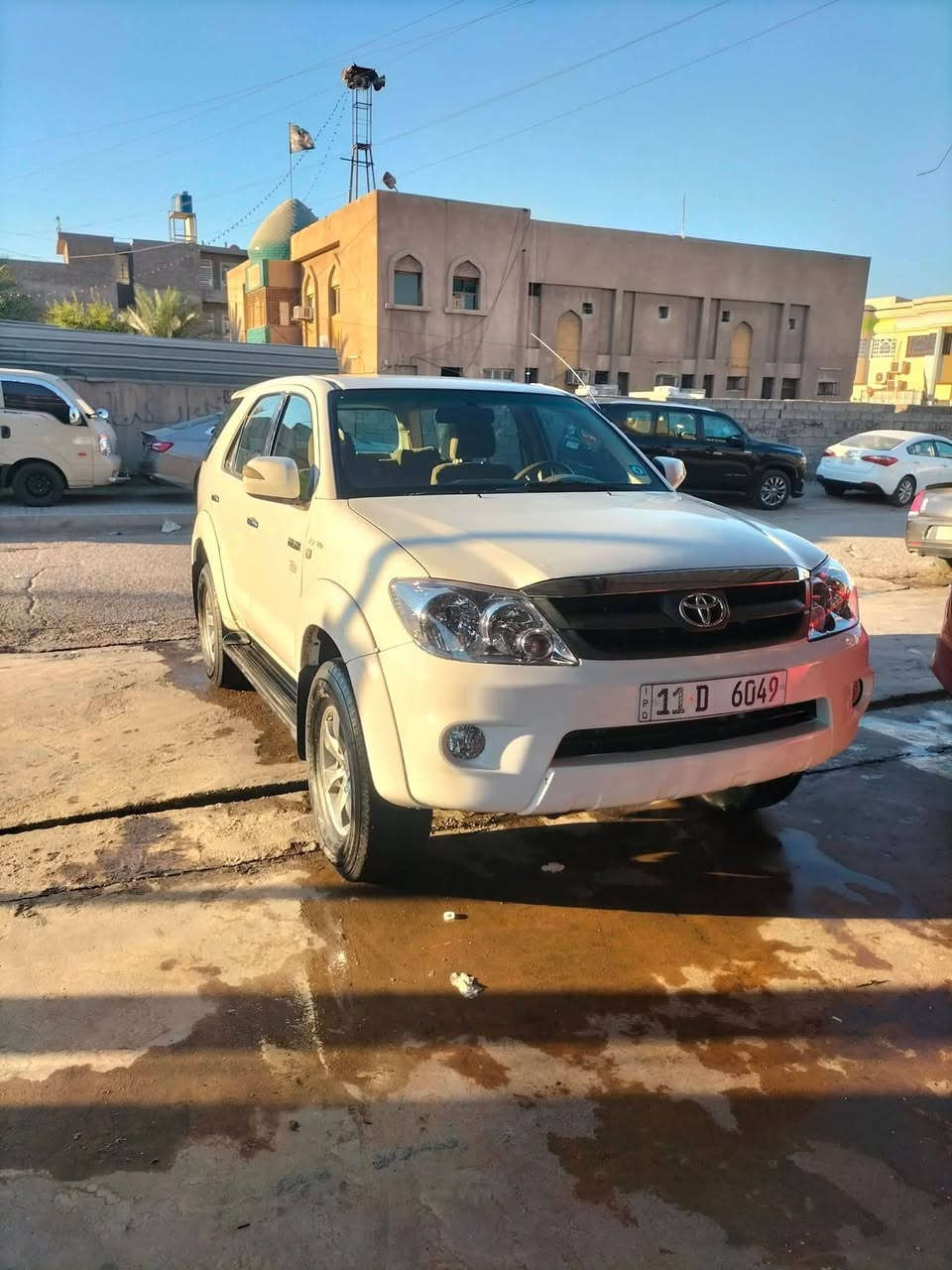 نوع السارة: تيوتا فور جنل 
موديل: 2006
الون: ابيض
المحرك: 2700
: 4 اسلندر
دفع رباعي: فورويل
الرقم: نكليزي بغداد خصوصي ((مميز اربع مراتب)) 🔴
تفاصيل السيارة: 
ضررها باب الصدر امبدل بلادي نفس الون ولوراء نصة مصبوغ وبيها ضربة بل بجم ولمحرك مفتوح ولفورويل مفصول حدادية السيارة جديدة تبريد شغال بصورة عامة السارة بحالة جيدة.
مكان السيارة بغداد_الرصافة📍
السعر: 130💵
الرجاء اقرة تفاصيل السيارة زين يالة تتصل
رقم الهاتف: ***********
