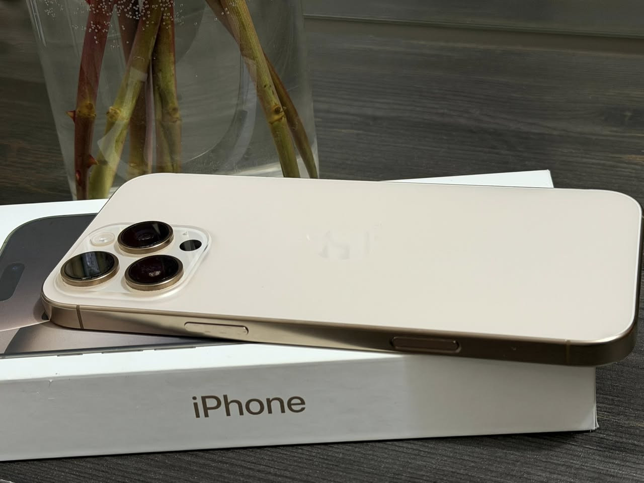 السلام عليكم 16 برو ماكس شرق اوسط استعمال قليل نضيف جدا مامفترح ولامتبدل بي اي شي بطارية 98‎‎% ذاكرة 256 بعده بالضمان 5 اشهر السعر مليون و350 المكان نجف حي عدن شارع المطابع متواجد واتساب ***********
