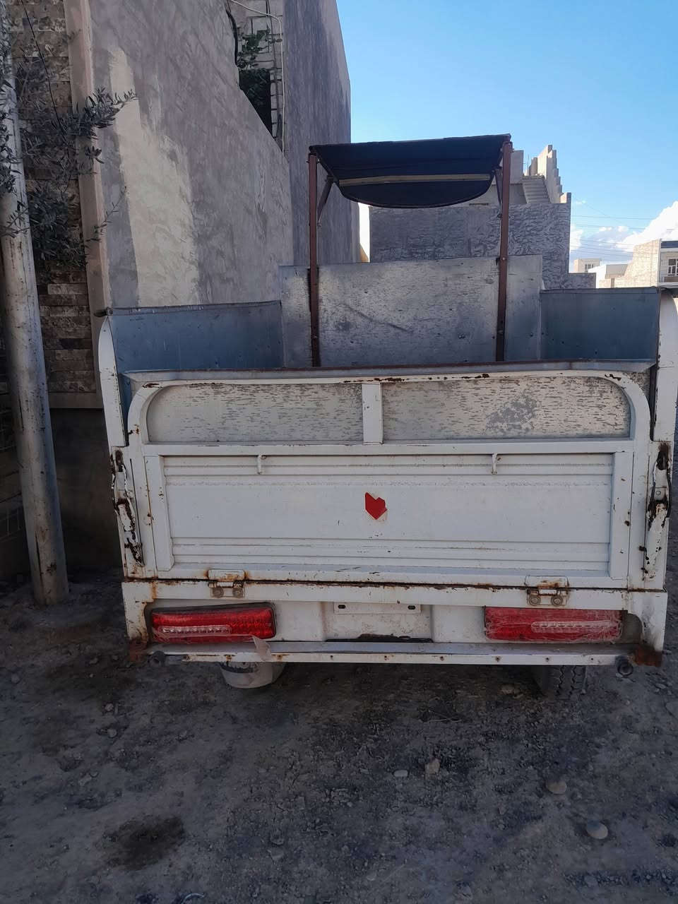 ستوته نضيفه للبيع مليون و ٣٠٠ وبيها مجال الشراي على هاذ الرقم ***********
