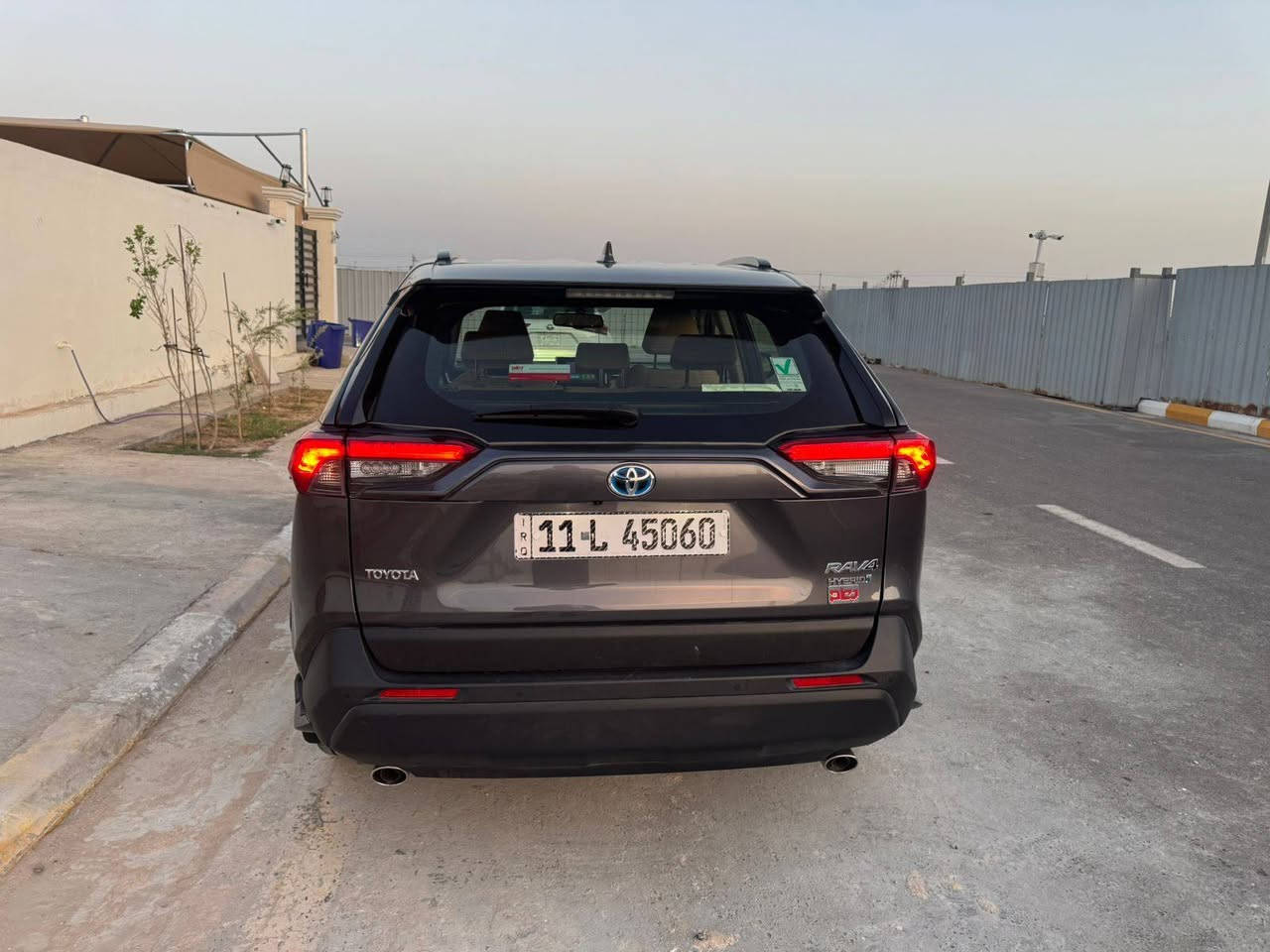 السلام عليكم
تويوتا راف فور ٢٠٢٤ 
خليجي  كفاله عامه 
رقم بغداد باسمي 
ماشيه ٢١ الف  بعده بالضمان  
ضمان شركه البعاج 
محرك  ٢ونص هايبر  
فول مواصفات  
فور ويل 
بصمه تشغيل  تشغيل عن بعد
دخول ذكي 
شاحن وايرلس 
حساس امامي خلفي
مري شفط 
زنون امامي  لد خلفي
وضعيات قياده  كروس سرعه
شاشه زائد كامره
مكان السياره ديوانيه
***********
*********** 
السعر ٣٠٠ ورقه وبيه مجال
