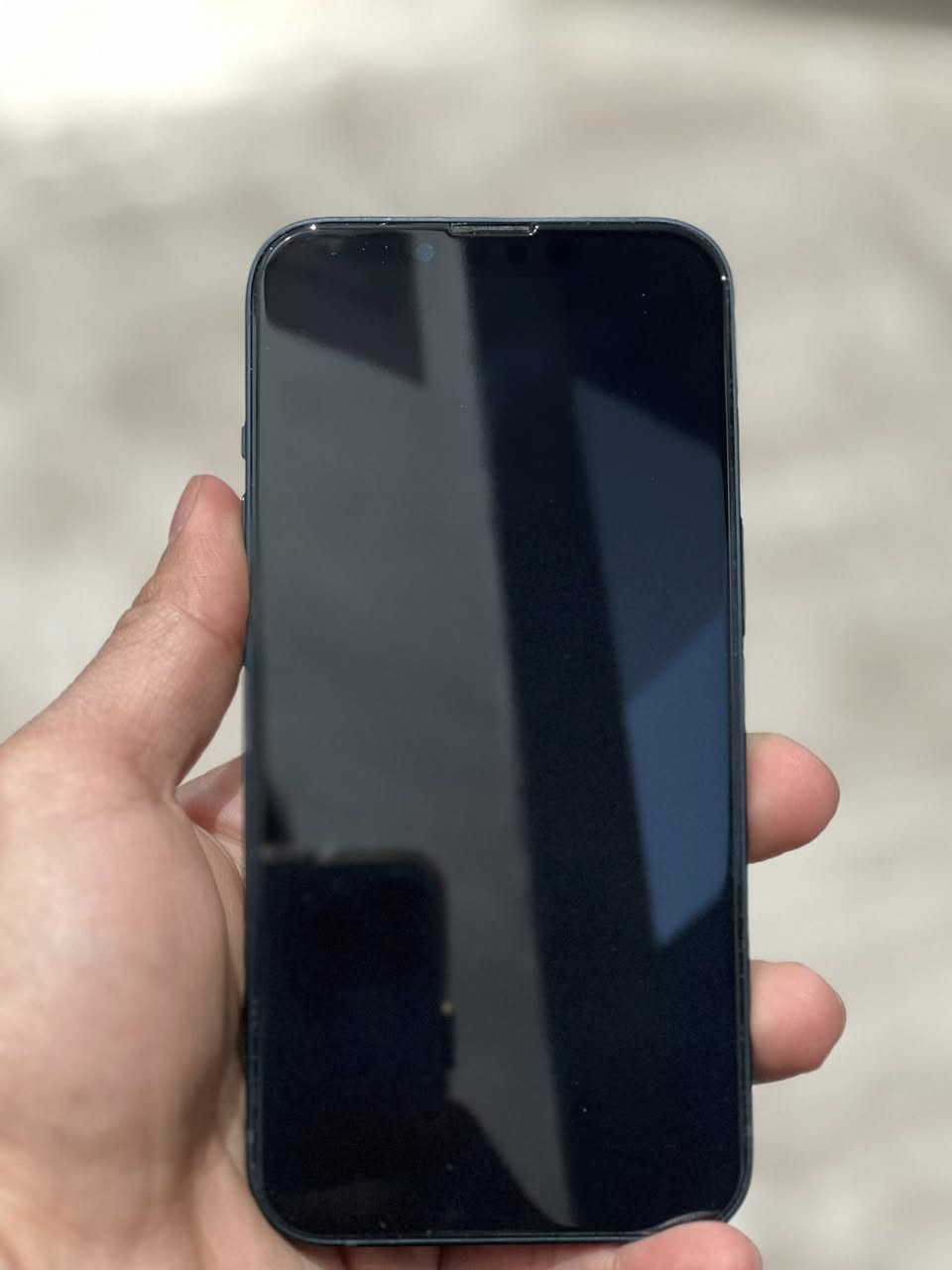 سلام عليكم
ايفون 13 عادي 
امبدل بطاريه من ابل 
ذاكره 128
***********
مكان بغداد
