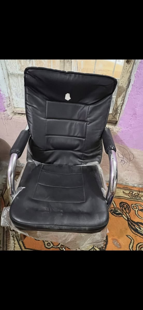 سلام عليكم عندي قنفات عدد 2وميز تسكام   كدام العين وكراسي هم عدد 2البيع  وجربايه نفرين تسكام  درجه اوله  الميز سعره 300 وبي مجال القنفات 60الكراسي 40 الجربايه نفرين 100وبيهه مجال مكاني نجف  الستفسار *********** وتساب مو جود
