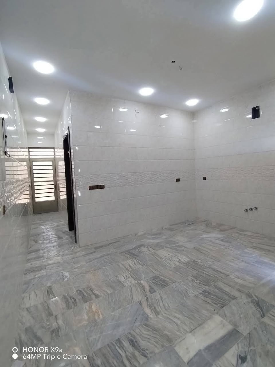 منزل 🏠 للبيـــــــــــــع المساحة ١٣٥متر واجهه ٧متر طابقين جديد طابو صرف
حي الفرات ٢ غرف نـــــــــــوم صالــــــه هـــــــول مطبـــــــــــخ صحيات وبعد اشياء كثيره 
ما مسكون اتصل وتساب و***********
