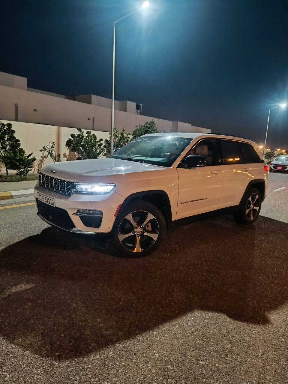 السعر جدا مناسب 
جيب كراند شيروكي 2023 لمتيد 
ماشية 47 الف 
كفالة من  صبغ وتبديل سونار المندلاوي بالمنشور 
رقم بغداد تحويل نفس اليوم
مواصفات(بصمات +رادار امامي وخلفي +كامرات 360 +5 راكب وضعيات قياده +جنطة كهرباء+كشنات تدفئة وتبريد+كشنات كهرباء +تدفئة ستيرن )
***********
السعر 315 وبيها مجال
