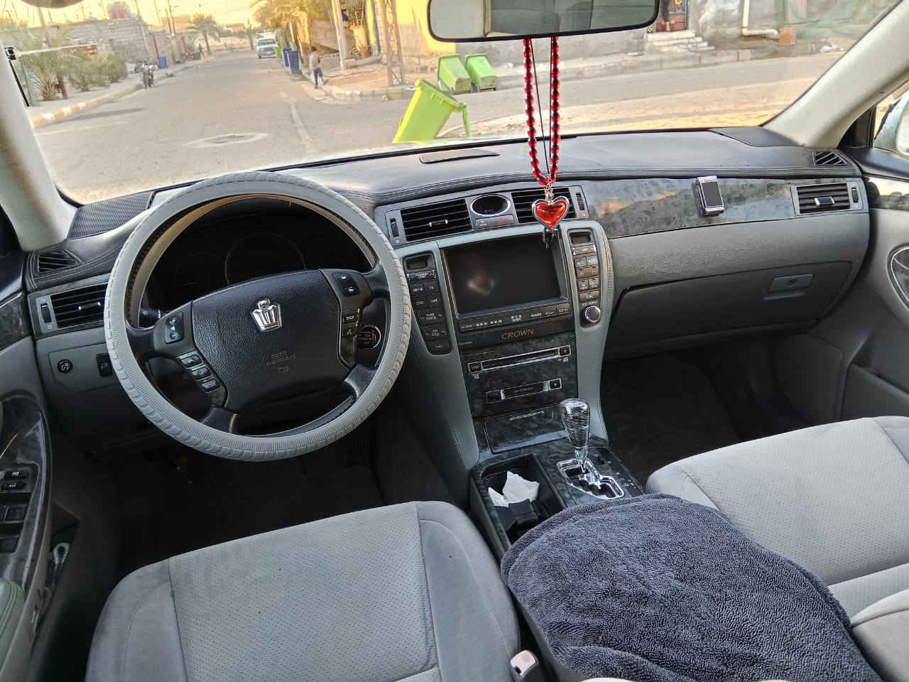 سلام عليكم للبيع شاهينه ادوات ادوات (رويال سياره دكمتين وحلوه ونضيفه ومرتبه بديها مرتب  وبيها كصتين تحوير مرتب مكينه 3000 بيها تنقيص كلش كلش قليل  والكير جديد كشنات كهرباء رئاسي سعر 37 للاستفسار***********
