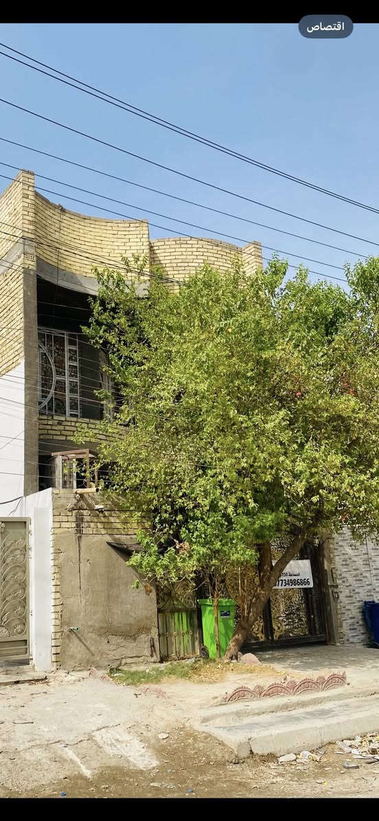 سلام عليكم...
بيت للبيع في منطقة العبيدي شارع العابد عل شارع العام 
مساحتة 150 واجهة 6 ونزال 25 يتكون من 5 غرف نوم واستقبال وصالتين ومطبخين فوك وجوة وبيتونة 
سعرة 240
للاستفسار ***********
