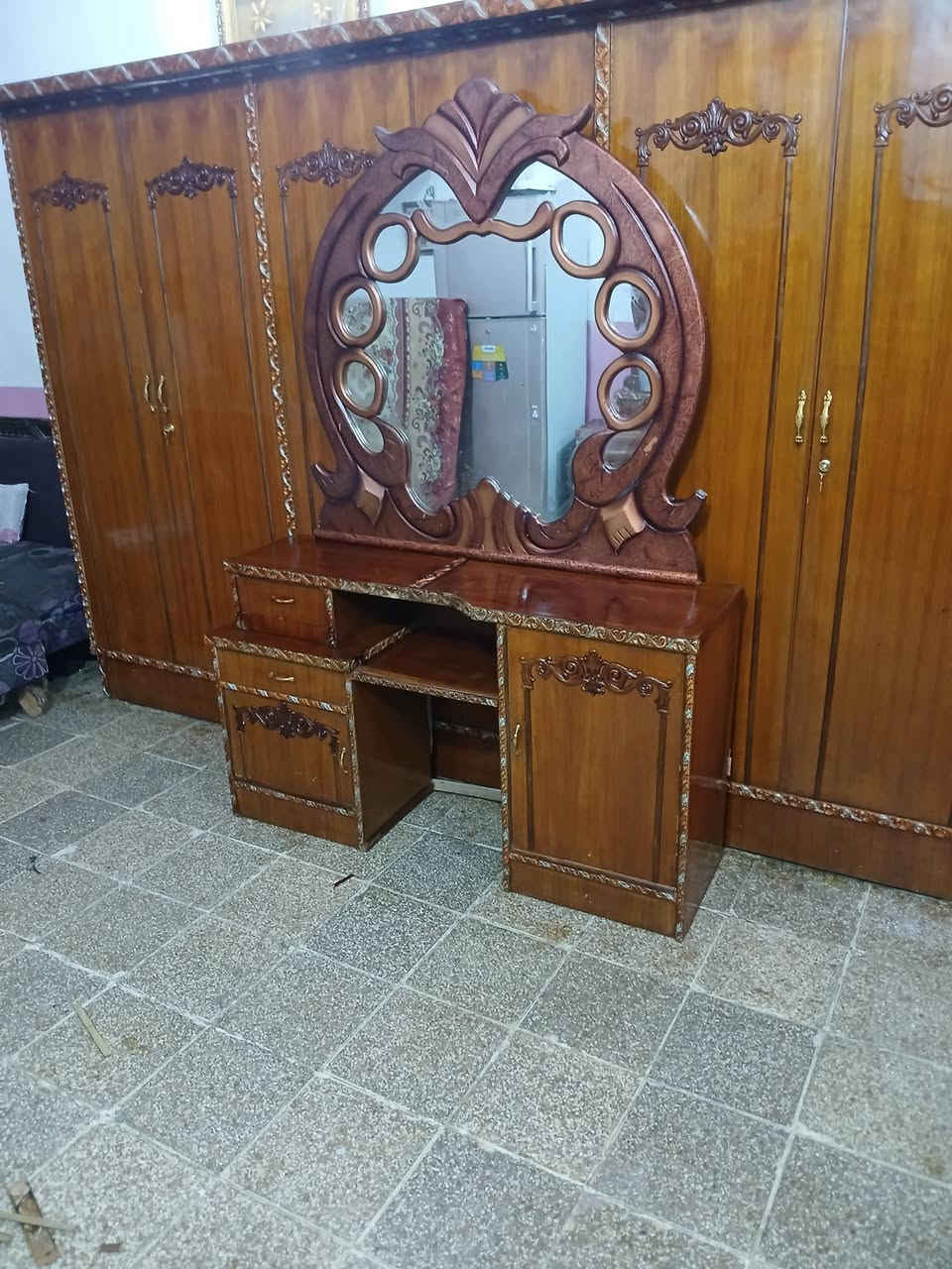 غرفه ام ٦ داخل وخارج صاج حلوه ثكيله متواجد علخاص اكو توصيل بفلوس رقمي *********** ابو جود سعره ٣٥٠ قفل
