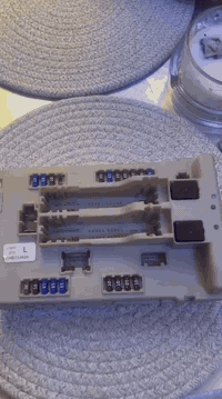 ***********.        السعر 100
