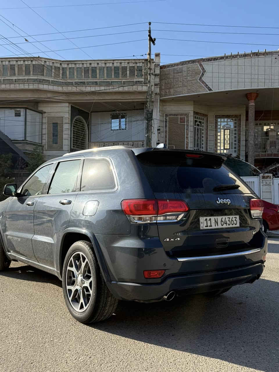 سلام عليكم
جيب اوفر لاند 2020 
مكفوله كفاله عامه 
فول مواصفات جكات بنوراما 
ماشيه 70 الف كيلو
سيارت جديده معنى الكلمه
 لون السياره مميز تخم تاير جديد
سياره كامله اي نقص مابيه
وال افر لاند معروف مواصفاته فول
السعر 310 وبيه محال حق الجيه
مكان السيارت چكوك قرب الكاظميه بغداد
سياره نظيفه استخدام بيت 
***********
