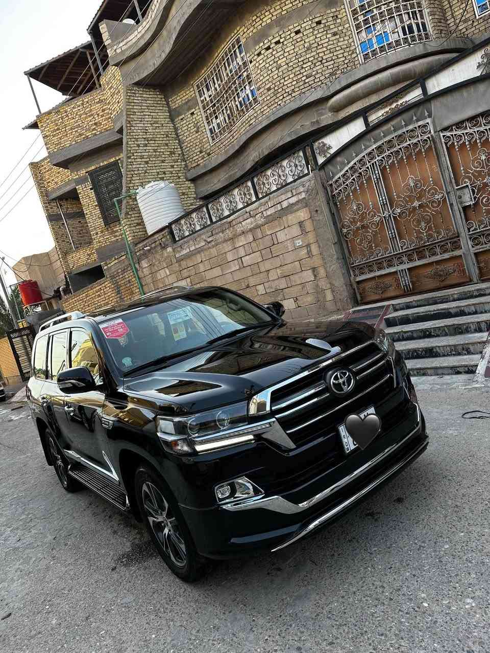 السلام عليكم للبيع لاندكروز موديل2020ساز اصلي رقم بغداد بسمي مشروع وطني  مكفول كفاله عامه من صبغ وتبديل وفتح 
فول مواصفات 1/1
بصمه تشغيل
5بصمات ابواب 
فتحه سلايت
كشنات ثنين كهرباء ثلاث حركات
كشنات جلد اصلي
عداد لكزز
زراكات
اشارة لكزز
مري شفط
شاشه ايباد
جنطه شفط
شاحن 
دبل ماوس
مثبت سرعه
سبعه راكب
ثلاث قطع تبريد
مطفايه حريق
محرك v8
8ايرباك
حساس امامي
حساس خلفي
تحكمات ستيرن كامله
كامرة دوارة
وباقي مواصفات ساز معروفة
 ماشيه 60 الف حقيقي

اللا ستفسار اتصل على الرقم ***********
مكان السياره بصره
