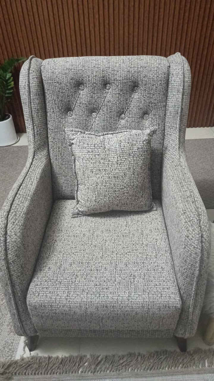 تخم قنفات 7مقاعدنضيف كلش 6كوشات صار 3اشهر مستخدم مكان بغداد زيونة ***********
